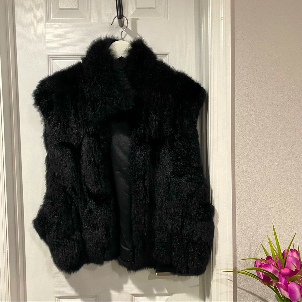 Blk Faux Fur Vest (Size M)?🌹